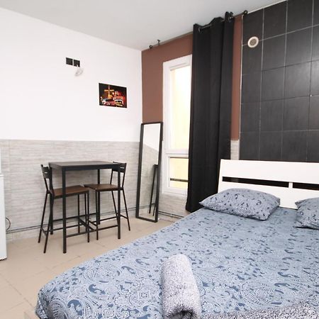 סן-דני 04 - Chambre Avec Lit Double Proche Paris Et Transports Wifi מראה חיצוני תמונה